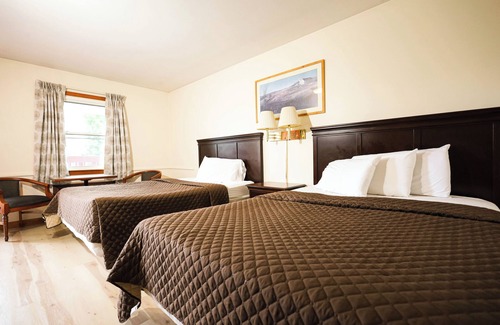 Old Chatham Hotel | Chatham Travel Lodge