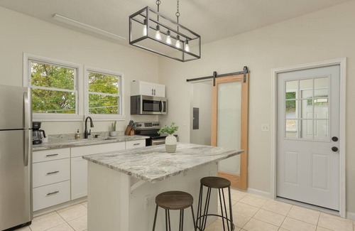 Northside House | Chatt Blue Bungalow - Pet Friendly, Mins to Downtown!