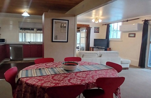 Kaipara District Apartment | Cheap & Cheerful 1-3Bdr roomy Guest-Wing at the 150-yr-old Aratapu School House