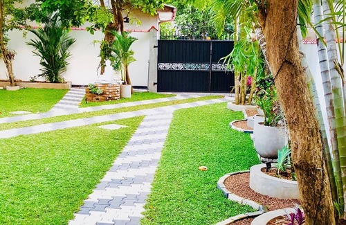 Aluthgama House | Cheap Vacation Rental, Vacation in Srilanka, 1-8 Person