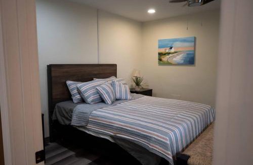 Mars Hill-Blaine House | Cheerful 1 Bedroom Home with Mountain View