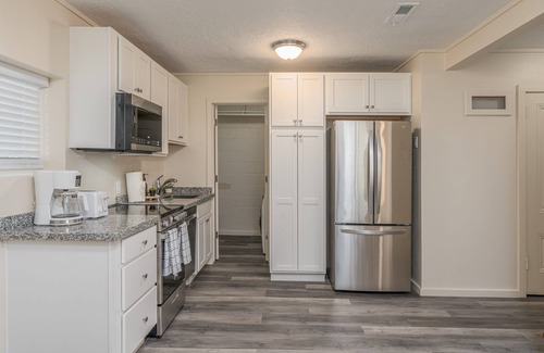Reno/Tahoe Airport House | Cheerful 1-Bedroom with free parking