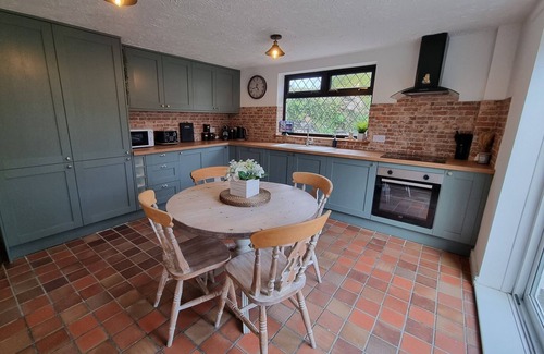 Bangor Cottage | Cheerful 2 Bed Cottage - Eryri (Snowdonia)