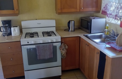 Falmouth House | Cheerful 2-Bedroom Home in Falmouth Garden