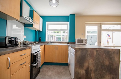 Worcester House | Cheerful 3-bed house in Worcester City Centre