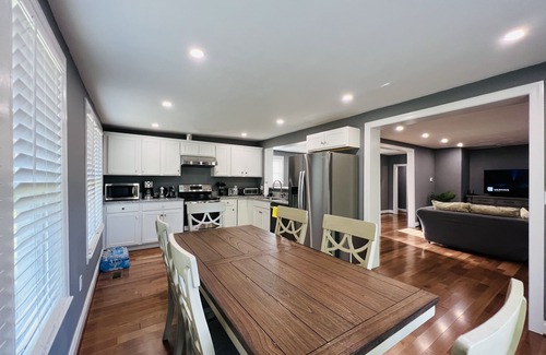 Fort Howard House | CHeerful 3-bedroom waterfront home