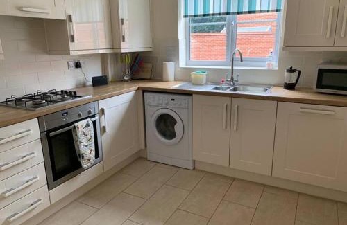 Sheringham House | Cheerful 3 bedroom home close to beach and High St