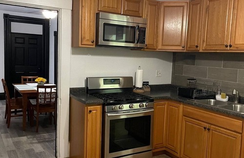 Lindenwald House | Cheerful 3-bedroom house Sleep 11
