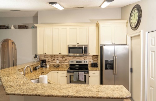 Port Saint Lucie House | CHEERFUL 3 BEDROOM HOME