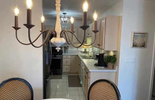 Wheeler House | Cheerful, charming, super comfy 2BR 2Bath Condo