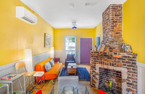 Beach Institute Cottage | Cheerful Historic Cottage w/Courtyard + Private Parking by Lucky Savannah