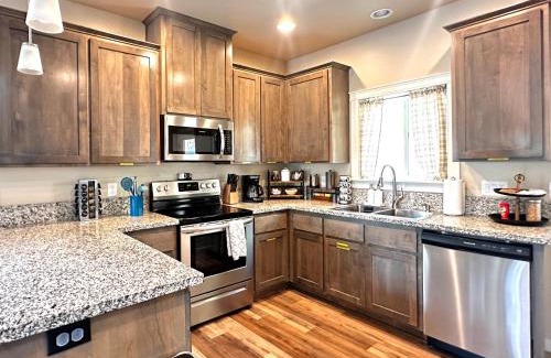 Medford House | Cheerful New 2 Bedroom Home In Cul De Sac Netflix