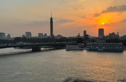 Downtown Cairo Apartment | Cheerful Nile View Apartment