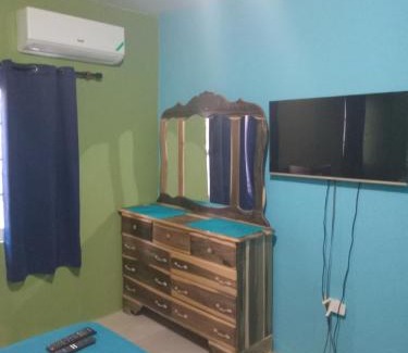 Summerfield House | Cheerful Private Bedroom with AC