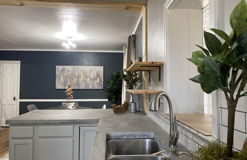 Florence Park House | Cheerful quaint home in prime Tulsa area.