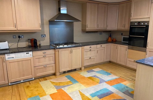 Chelsea House | Chelsea house with shops, museums and great transport links on your doorstep