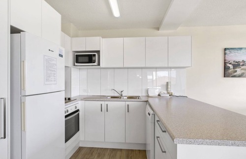 Kings Beach Apartment | Cheltenham Apartments Unit 7, 40 King St