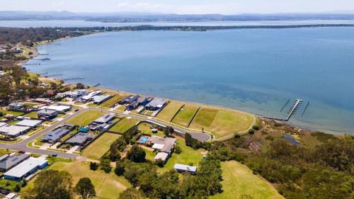 Eagle Point House | Chenu Lakeside Homestead