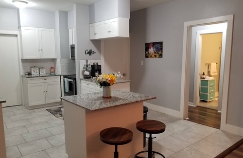Cherry Street Villa | Cherry St Luxury-Shopping ,Food, Fun, Night Life, Rt 66, Hospitals, Dwtn
