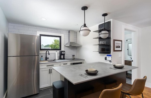 Black Mountain Apartment | Cherry Street Loft (A) Pet-Friendly & In the Heart of Downtown Black Mtn!