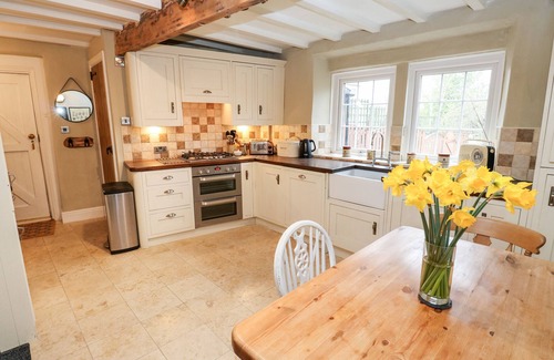Bingley Cottage | CHERRY TREE COTTAGE, pet friendly, with a garden in Harden