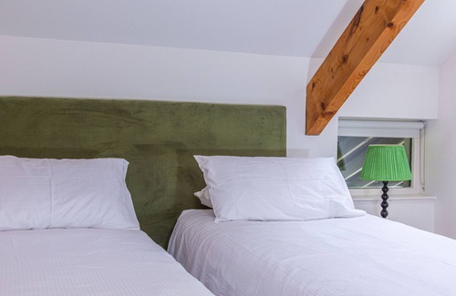 Newcastle Bed & Breakfast | Cherryhill Lodge
