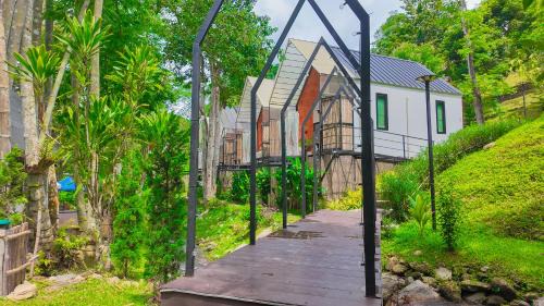 Doi Saket Ski Chalet | Chertarn Homestay