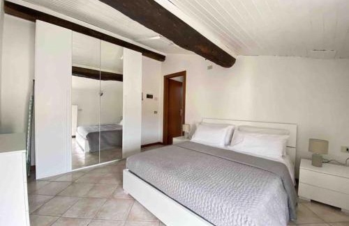 Azzano Mella Apartment | Chess House