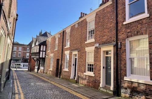 Chester House | Chester City Centre Town House
