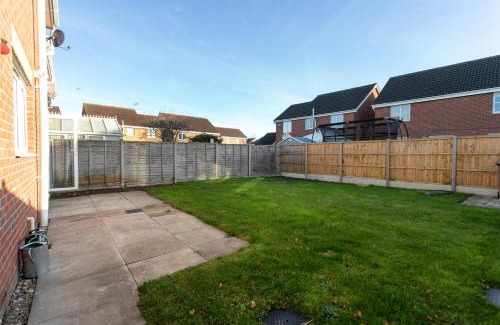 Ellesmere Port House | Chester Free Wi-Fi TV Free Parking Sleeps 6 Suitable for Families and Contractors Long Stay