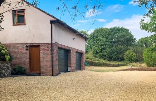 Coxley House | Chestnut Cottage