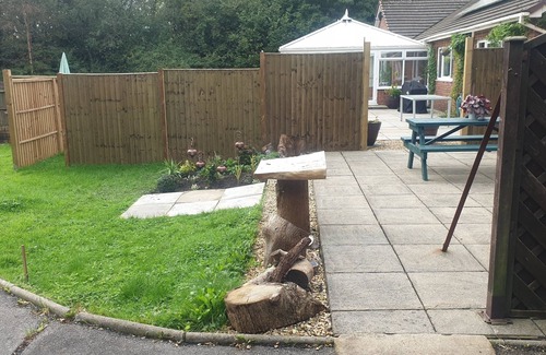 Bridgend Ski Chalet | Chestnut Lodge Annex 1 bedroom 4 person chalet 5 mins from the railway station