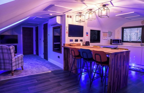 Ossett Apartment | Chestnut retreat a stunning Annex apartment