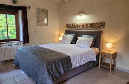 Flaugnac Bed & Breakfast | Chez Berger, ruime 2 persoonskamer met kingsize bed