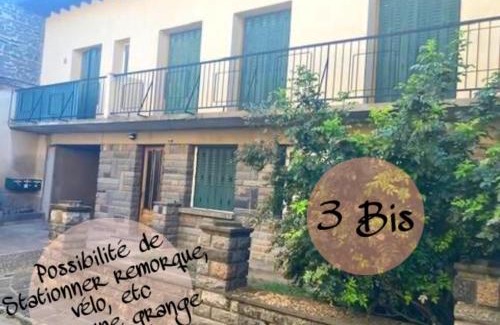 Pont-du-Chateau Apartment | Chez Bobo