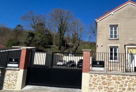 Hautvillers House | CHEZ FERNAND Cottage AC Terrace Garden Petanque court & private free parking
