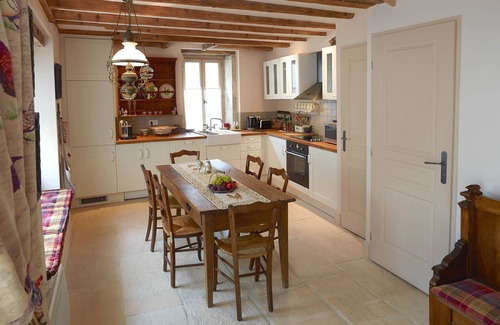 Meursault Apartment | Chez Hall, La Grange, 2bdr/2bth converted barn bursting with charm, Meursault