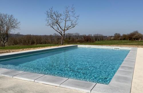 Neuville House | CHEZ LE DAMIAN