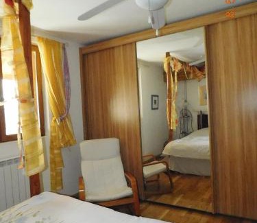 Bassy Bed & Breakfast | Chez Nous. B & B