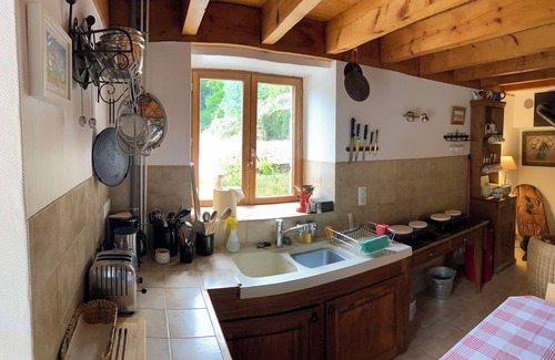 Gluiras House | Chez Swan, cozy gîte, heart of the Vallée de l'Eyrieux, Monts d'Ardèche Park