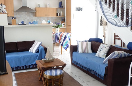 Plouhinec House | "Chez Tante Na" Detached, renovated, bright family house.