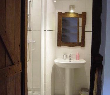 Lathus-Saint-Remy House | Chez Tartaud