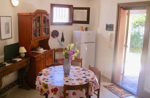 Eden Rock House | Chia: Cottage with garden, air conditioning, barbecue,and parking.