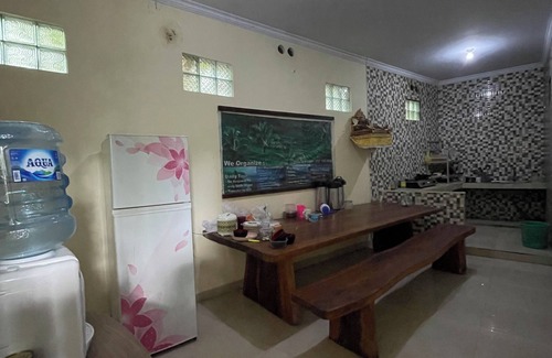 Kutuh Kaja Apartment | Chic 1-bedroom apartment in charming Bali with WiFi, AC. Hot and cold water