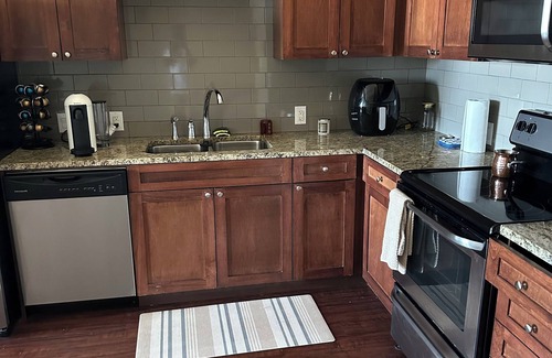 Fort Worth Apartment | Chic 1-bedroom with AC and WiFi in marvelous Fort Worth , Tex close to downtown