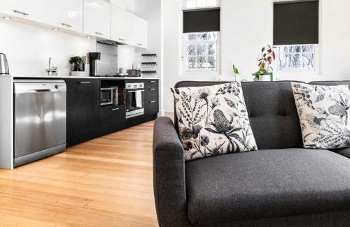 Parkville Apartment | Chic 1BR Apartment in Peaceful Parkville