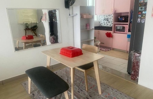 Kajang Apartment | Chic 2-bedroom apartment with AC and fitness room in vibrant Kajang