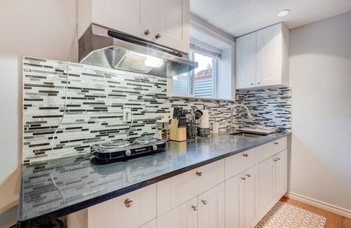 Varsity House | Chic 2-Bedroom Basement Unit Near Downtown Calgary