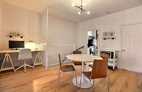 Saint-Jean Street House | Chic 2-bedroom in trendy corner with terrace & king bed