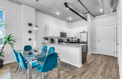 St. Petersburg - Clearwater Apartment | Chic 2BR Getaway | Walk to Breweries & Art Walk